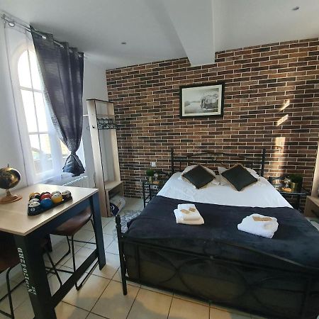 Appartement Indus En Centre Ville Avec Parking Honfleur Buitenkant foto